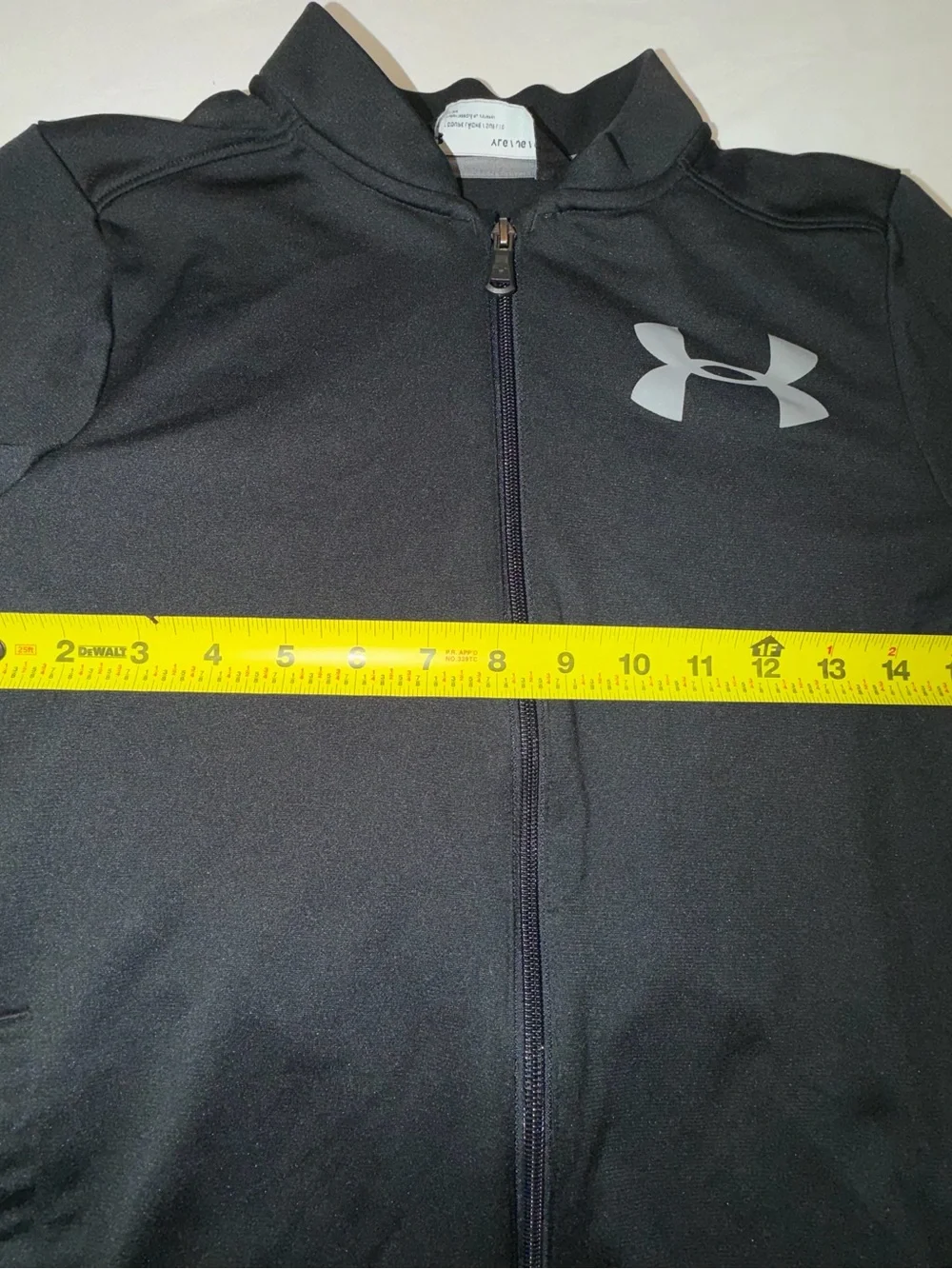 Under Armour Black Zip-Up Jacket with Gray Logo Youth M 0023